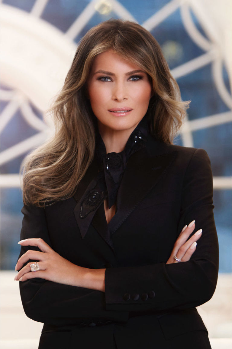 gallery-1491237193-hbz-melania-trump-portrait.jpg
