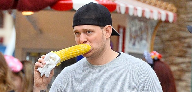 michael-buble-eating--1461143031-article-0.jpeg