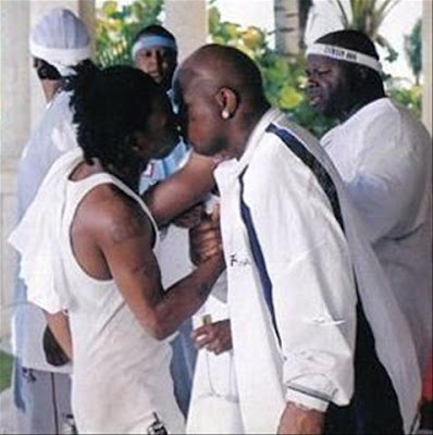 liwaynekissing.jpg