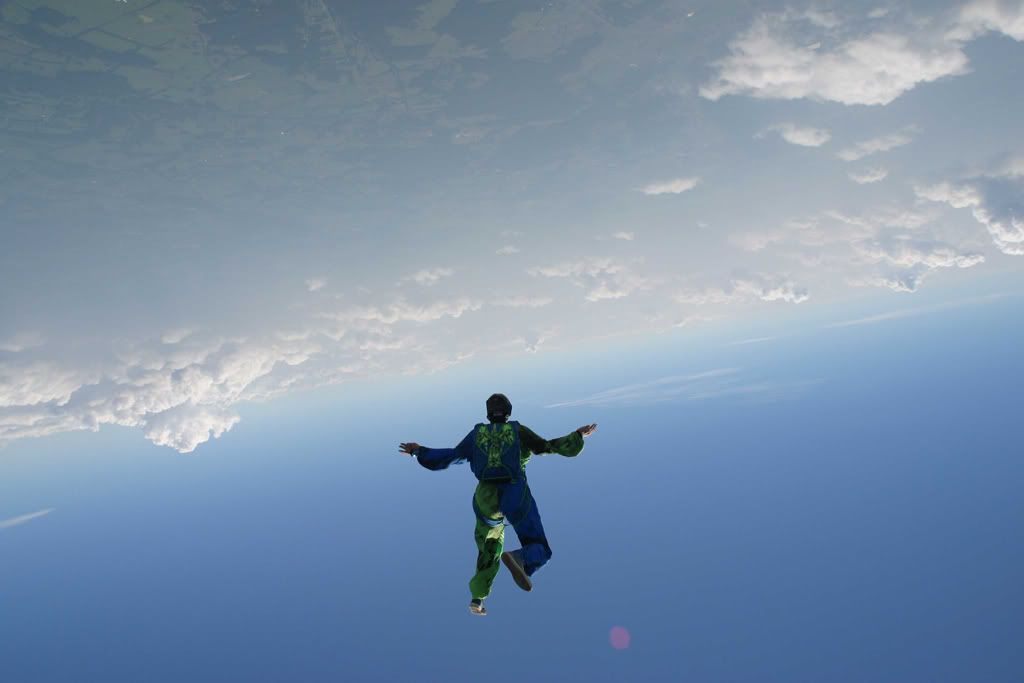 cloudflyer.jpg