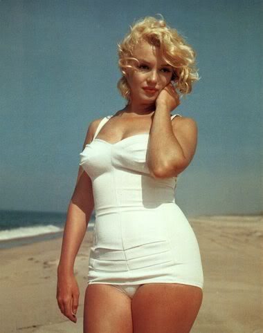marilyn-monroe-oversized-postcard.jpg