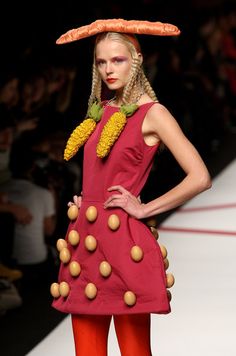 2a14ff60a882336659a83b3f7a55b63e--weird-fashion-high-fashion.jpg