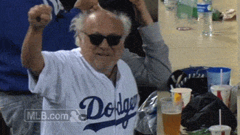 Hr9RBHKtvJD68.gif