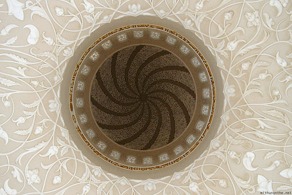 sheikh-zayed-mosque-ceiling-dome.jpg