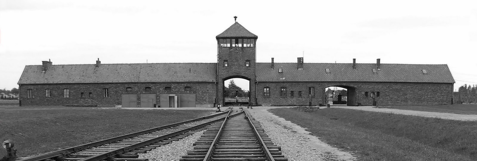 auschwitz-birkenau1.jpg