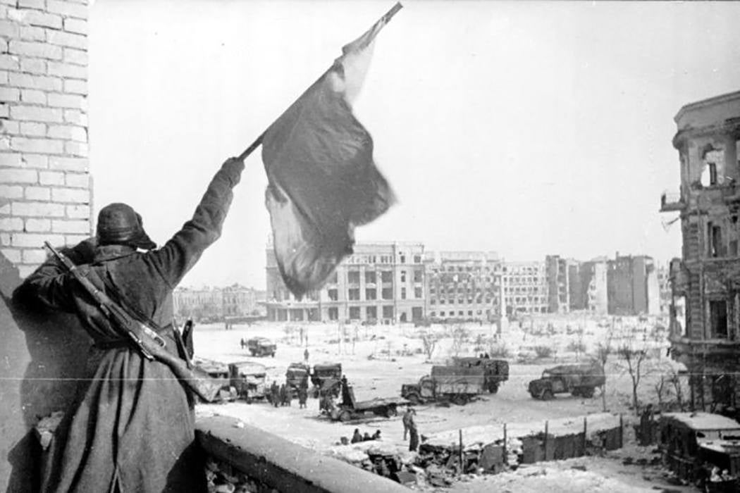 stalingrad_flag_1050x700.jpg