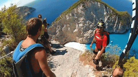 83807544.gif