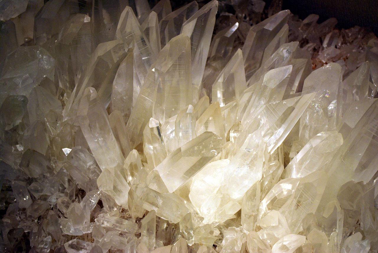 crystals-2961285770979xlqM.jpg
