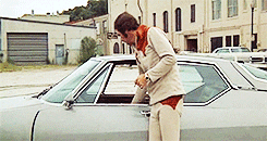UPTKVX9Q8f6Ug.gif
