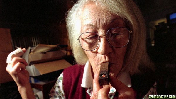 420-girl-tyler-smoking-weed.JPG