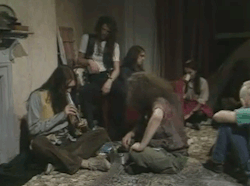 tumblr_mz64xi9NeC1t7ckgyo1_250.gif