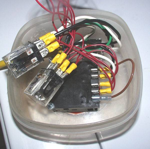 233Controler_10-19-04_010-med.jpg