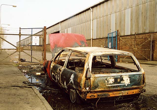 0_around_edinburgh_-_waterfront_1xd20_burnt-out_car.jpg