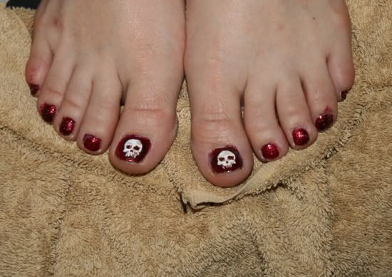 toe_skulls2.jpg