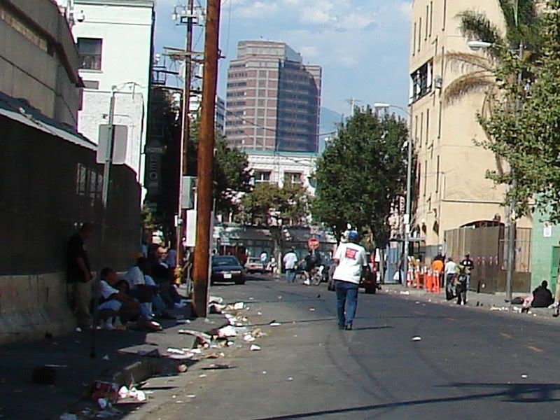800px-Los_Angeles_Skid_Row.jpg