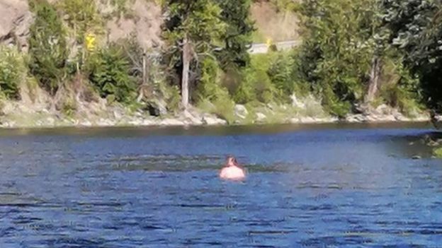_113914779_floatchase.jpg