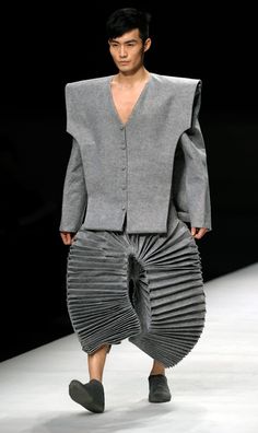 9eee88184f5a9b610cf065802b505a14--bad-fashion-funny-fashion.jpg