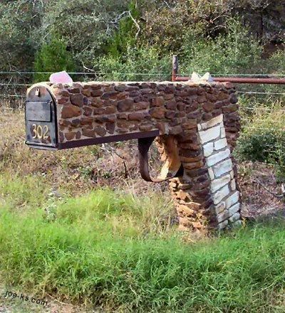 redneck_mailbox.jpg