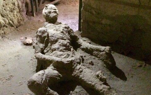 pompeii man masturbating before volcanic explosion