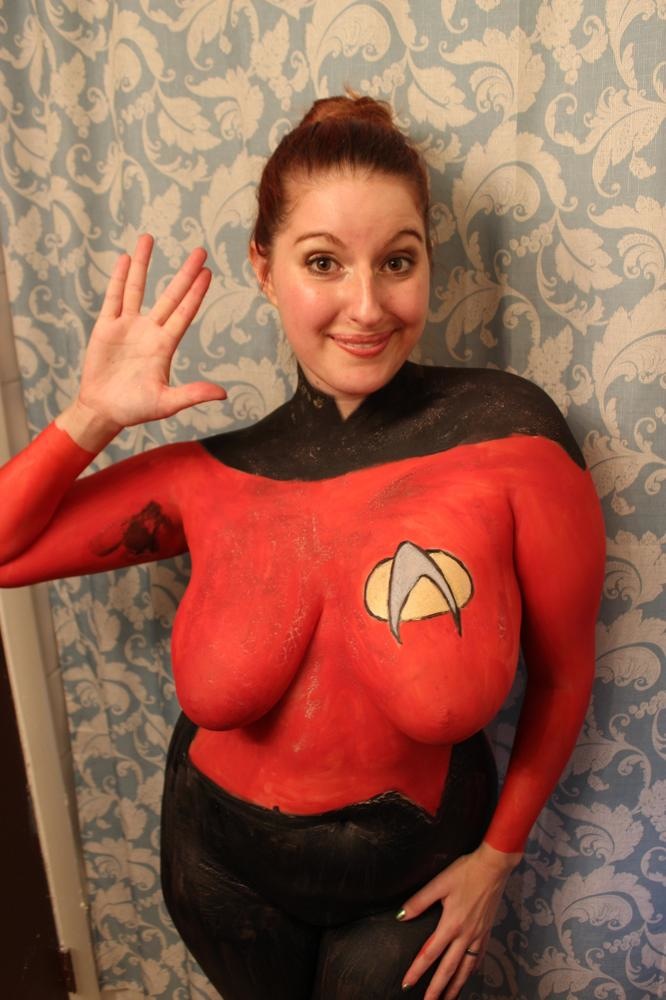 Kaylee Pond shows her huge tits. RIP Leonard Nimoy | Babes Today