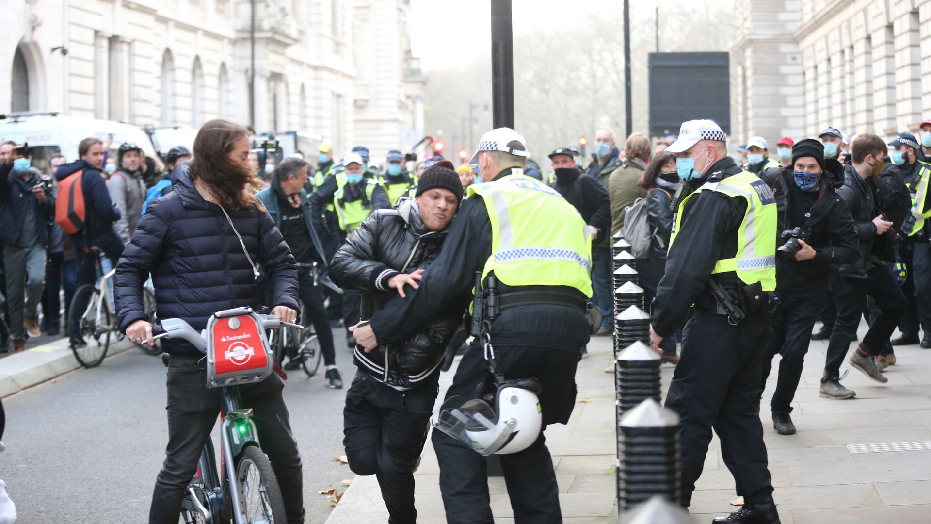 London police arrest 155 during  anti-lockdown protests